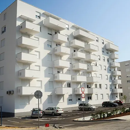 골든 게이트 아파트먼트 아파트