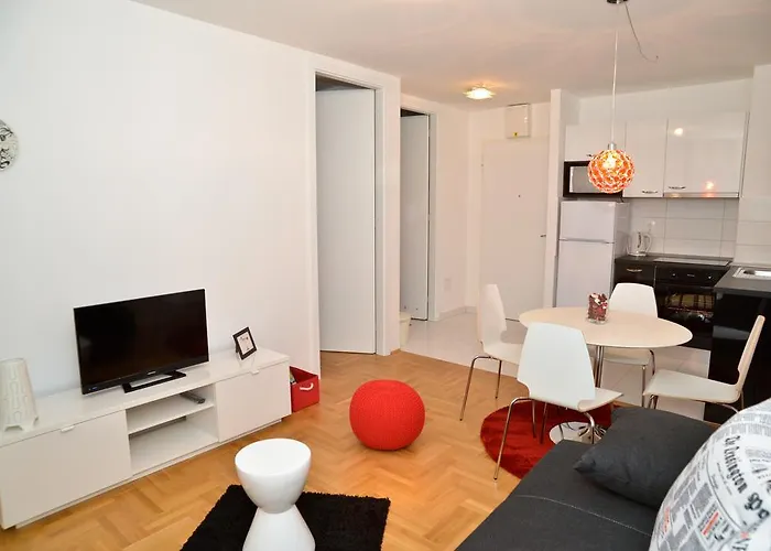 아파트 골든 게이트 아파트먼트 *