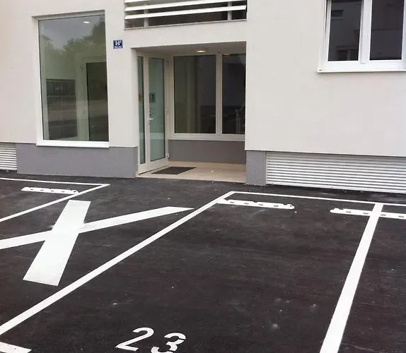 골든 게이트 아파트먼트