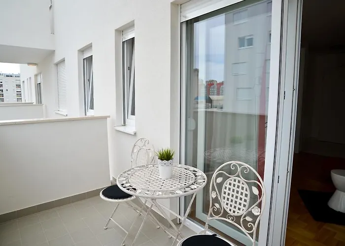 골든 게이트 아파트먼트 아파트