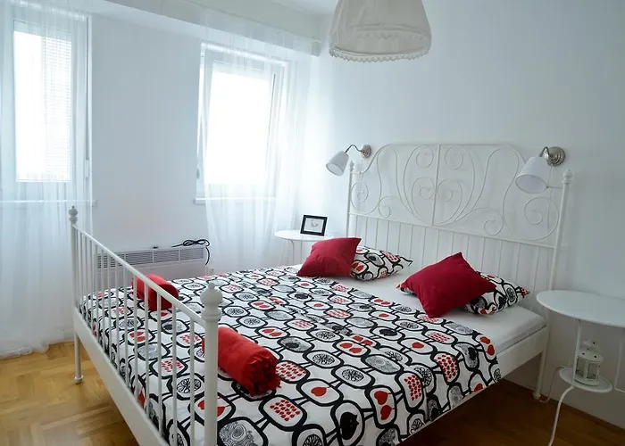 골든 게이트 아파트먼트 자다르