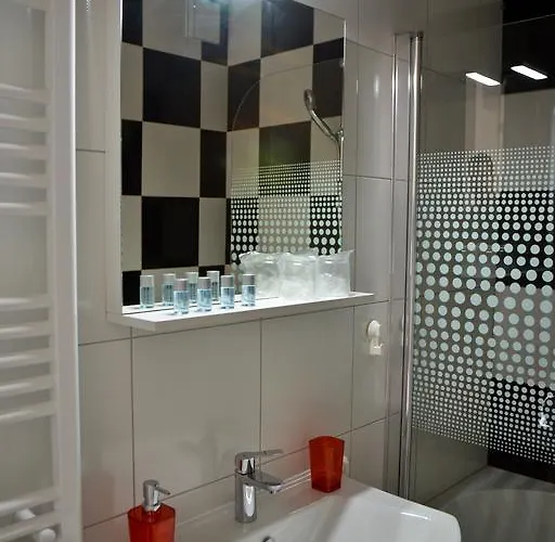 골든 게이트 아파트먼트 *