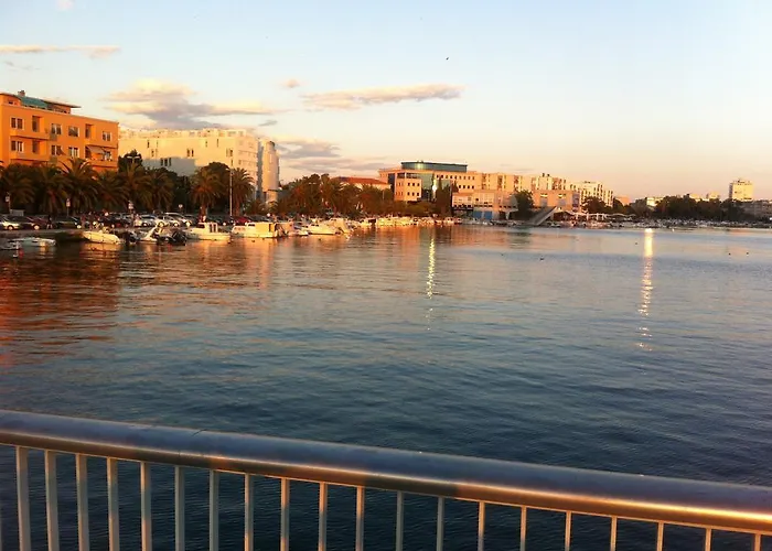 아파트 골든 게이트 아파트먼트 자다르