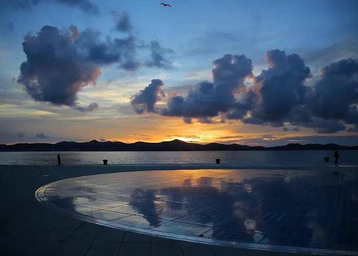 골든 게이트 아파트먼트