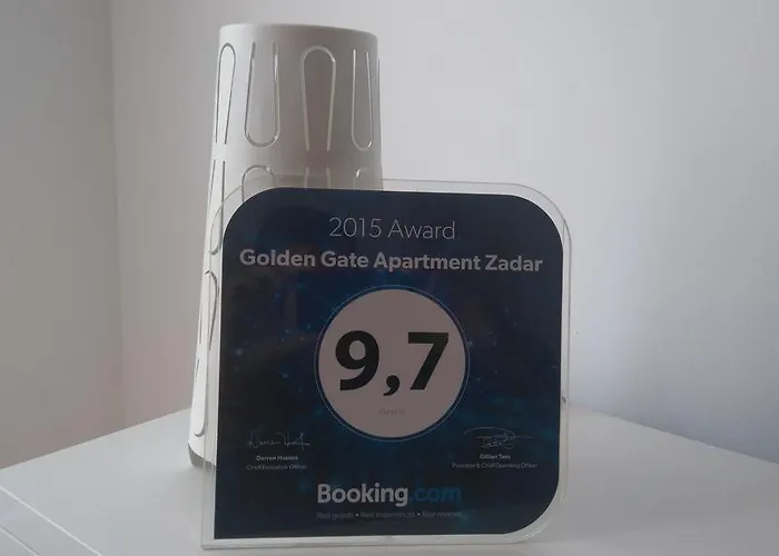 골든 게이트 아파트먼트