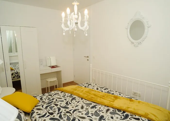 아파트 골든 게이트 아파트먼트 *