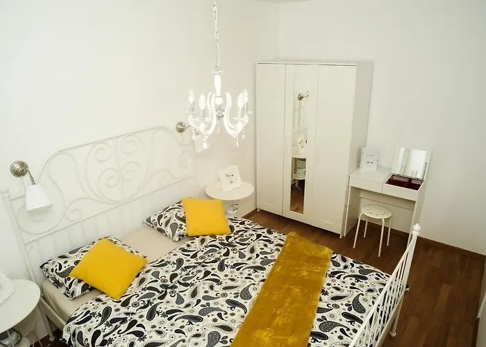 골든 게이트 아파트먼트